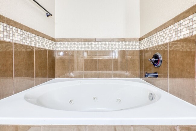 Building Photo - Beautiful 3 bed-2 baths home in 79911