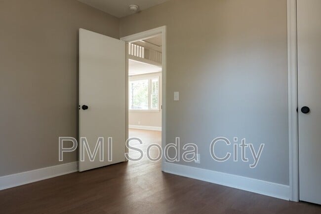 Building Photo - 332 Guilford St