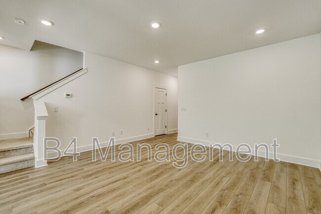 Building Photo - 416 W Parima Ct