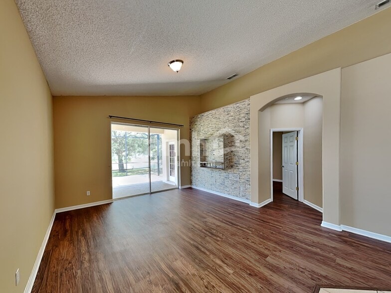 Building Photo - 1714 Cedar Lake Dr
