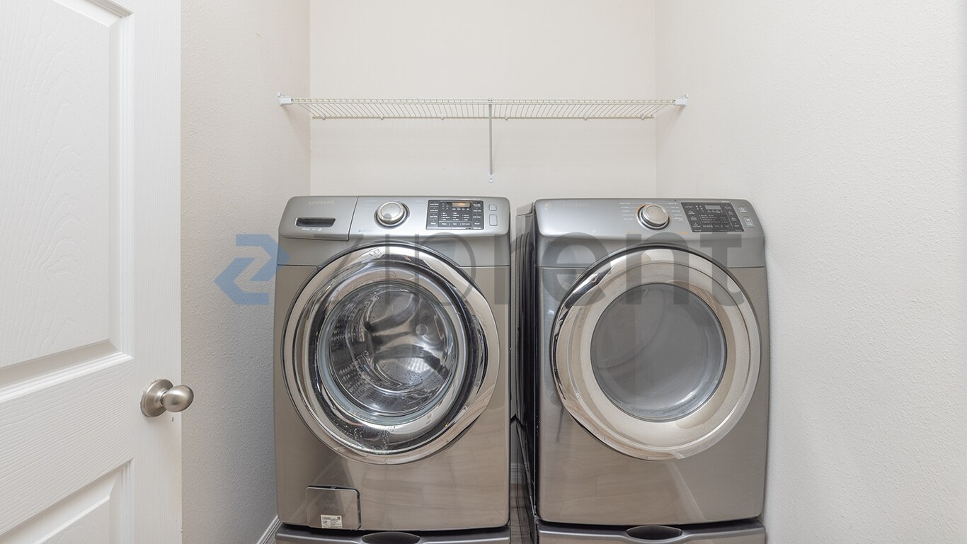 Building Photo - Unit