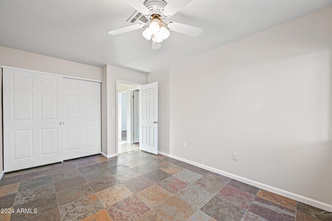 Building Photo - 1831 E La Jolla Dr