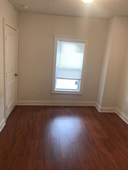 Building Photo - 2408 Dabbs Ave