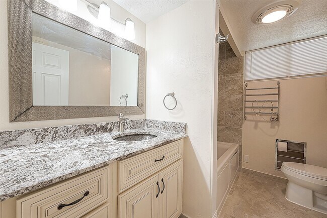Building Photo - 3019 Stoney Brook Dr