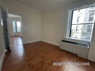 Building Photo - 62 Boylston St