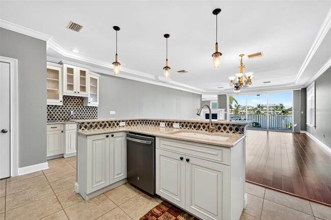 Building Photo - 2509 Bay Blvd