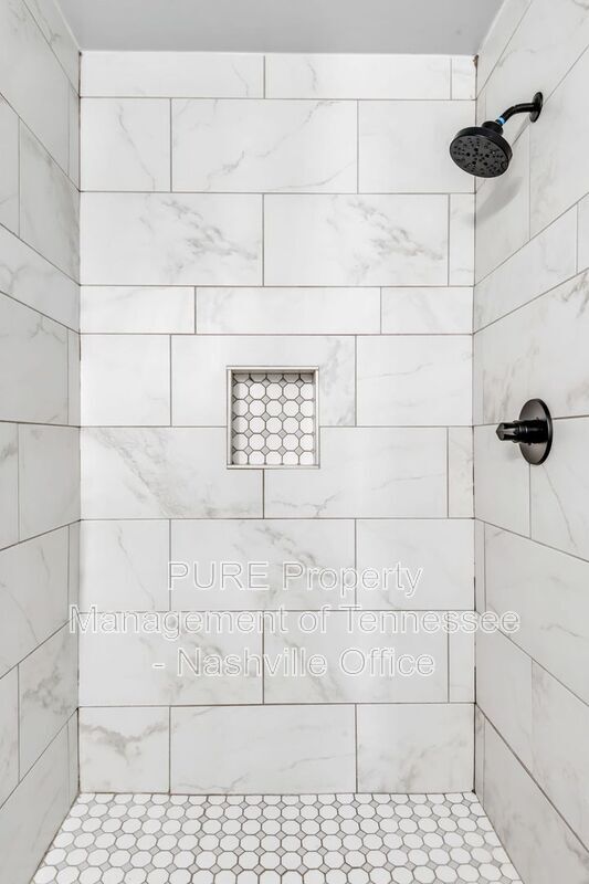 Building Photo - 1715 24th Ave N