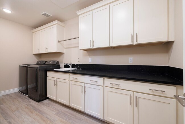 Building Photo - 55 or Older - Guard Gated Community in Sum...