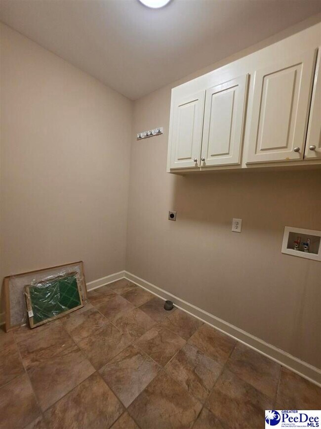 Building Photo - 995 Maggie Way