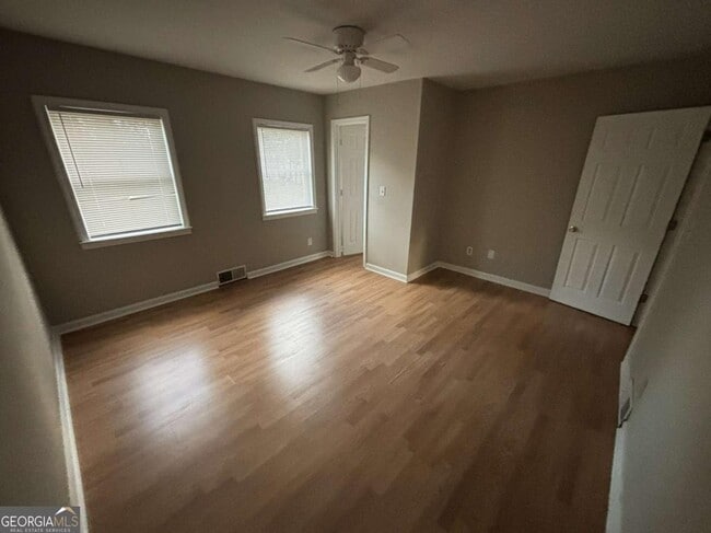 Building Photo - 625 Simmons St