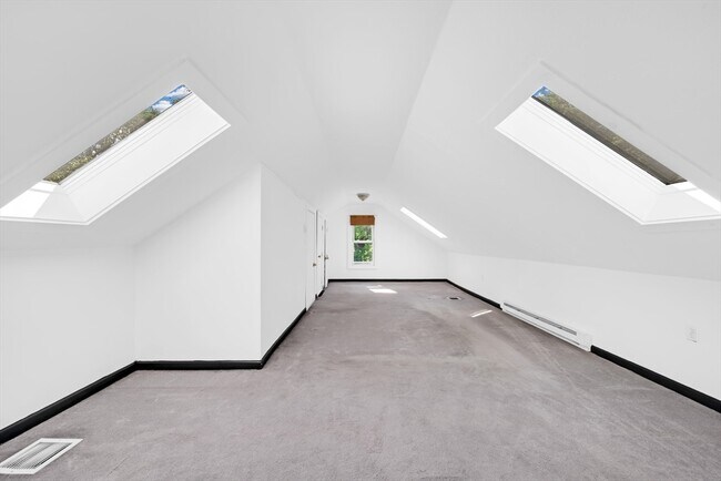 Building Photo - 8 Brantwood Rd