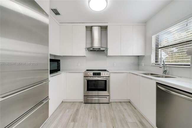 Building Photo - 6060 SW 16th Terrace