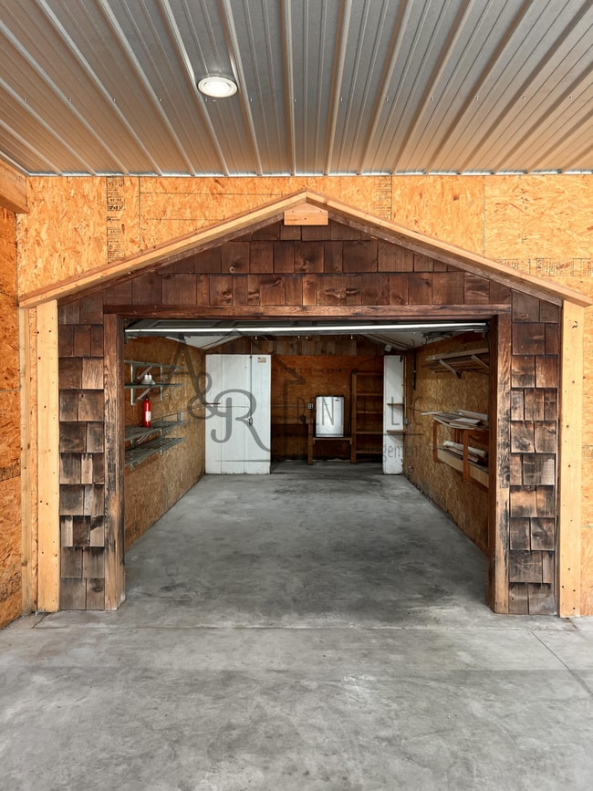 Building Photo - 204 W Leighton St