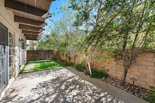 Building Photo - 106 Via Murcia