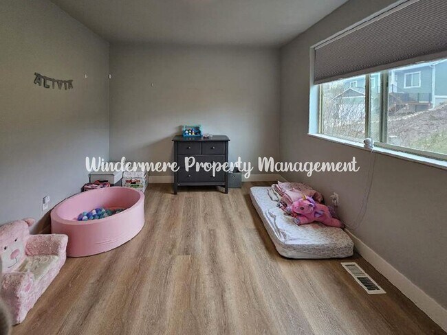 Building Photo - Commuter's Dream in Manchester!