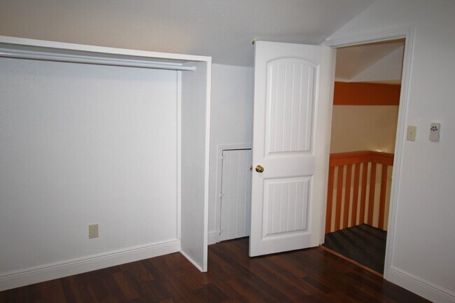 Building Photo - 2BR Home Near UWF, Davis Hwy & 9 Mile Rd –...