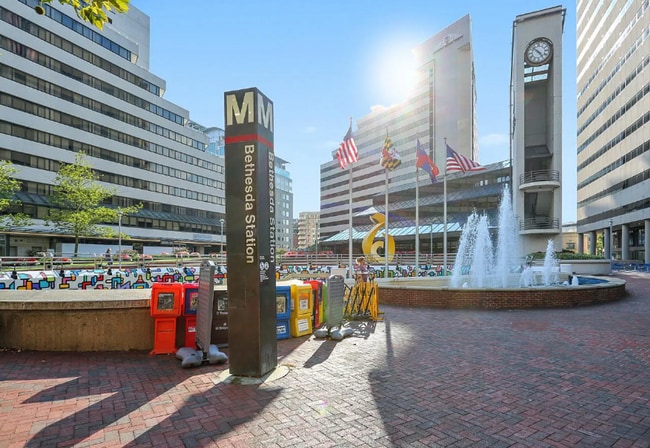 Building Photo - 4 Bed 4 Bath - Bethesda Expanded Colonial - One Car Garage