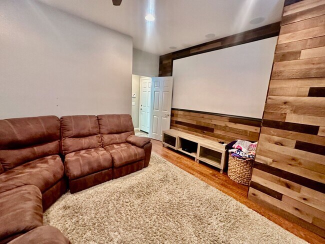 Building Photo - Corner lot Executive home near everything!