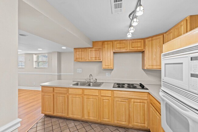 Building Photo - 3534 E Fall Creek Pkwy N Dr