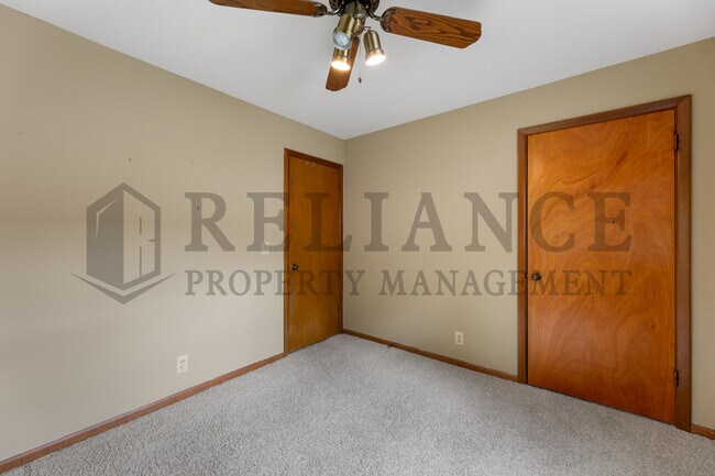 Building Photo - 1033 S Blackwill St