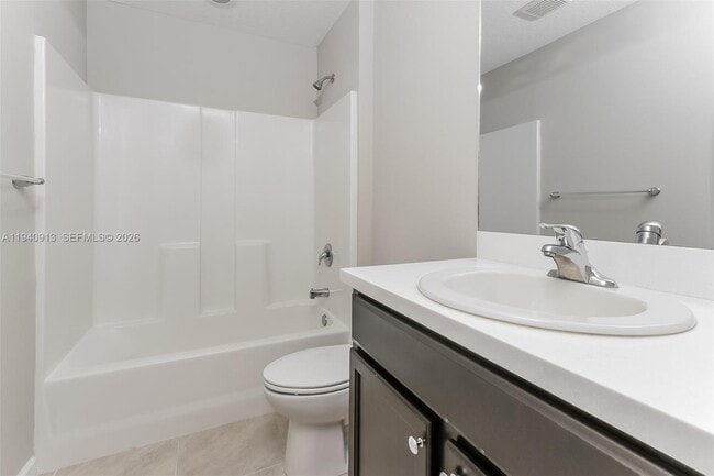 Building Photo - 873 SW Saltonstall Terrace