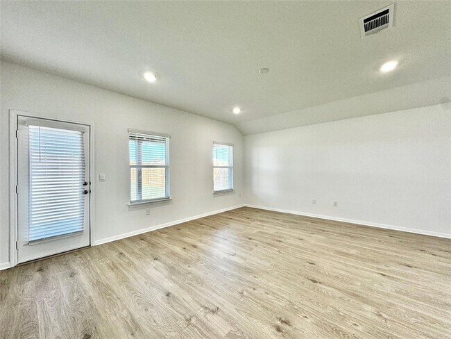 Building Photo - 2353 Bronc Buster Way