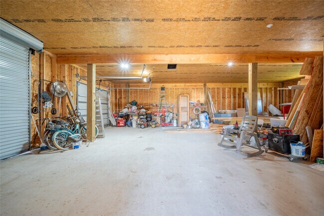 Building Photo - 1015 FM 960 Rd