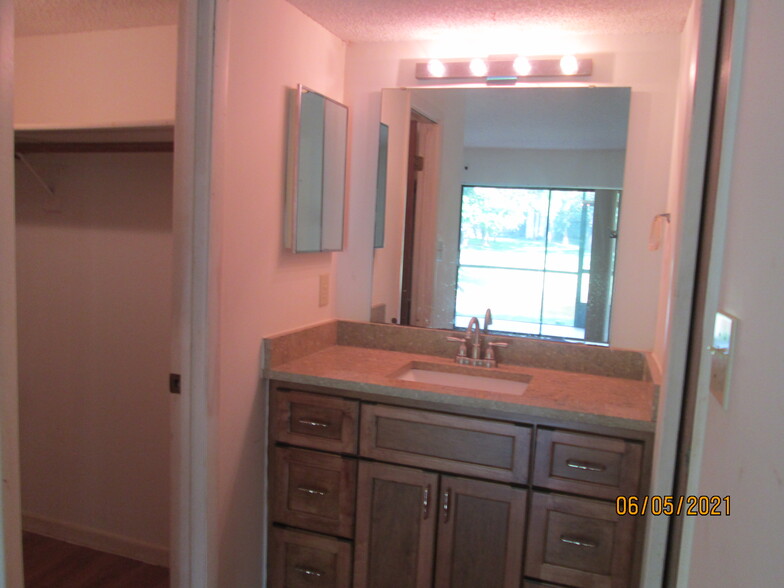 Master Bedroom Vanity - 205 Palmetto Ave