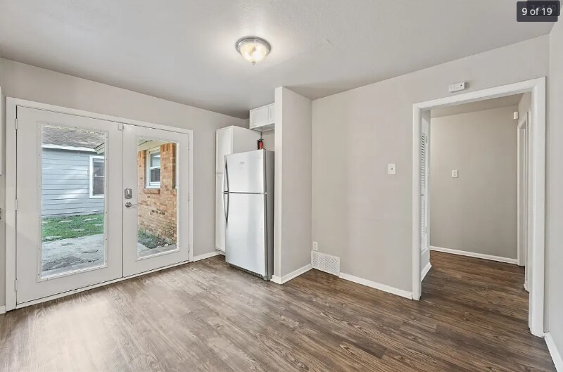 Building Photo - 2539 Hillsboro Ave