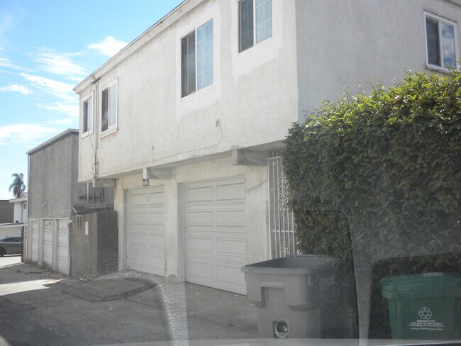 Building Photo - 4442 Estrella Ave