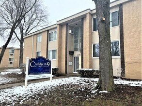 Building Photo - Beautiful 3 bedroom with updates galore- HEAT, Water and Sewer included !