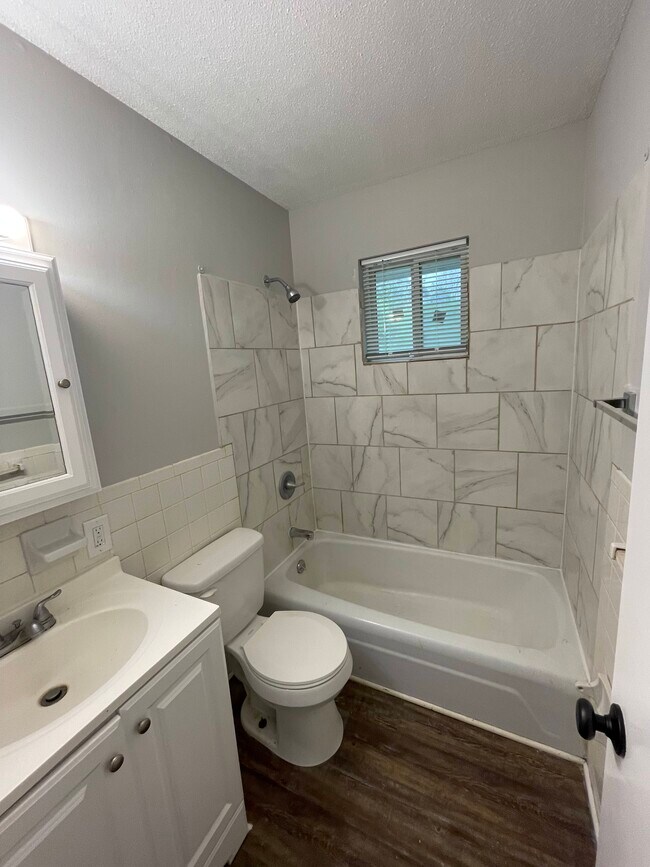 Building Photo - 636 N 31st St