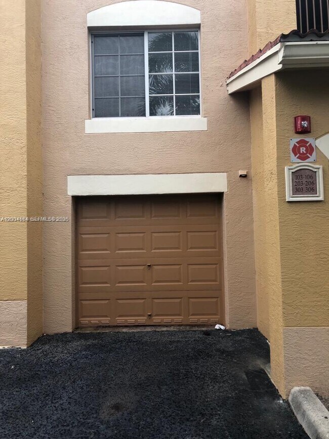 Building Photo - 4131 San Marino Blvd