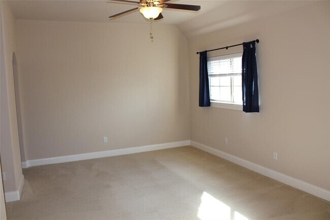 Building Photo - 7617 Menler Dr