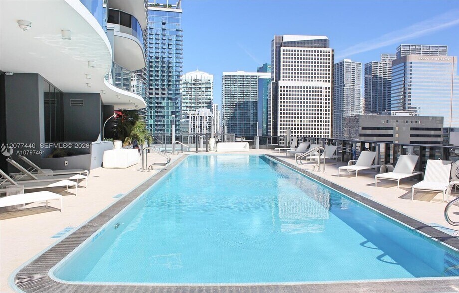 Building Photo - 1000 Brickell Plz