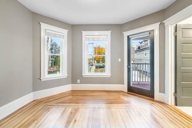 Building Photo - 22 Clarendon Ave