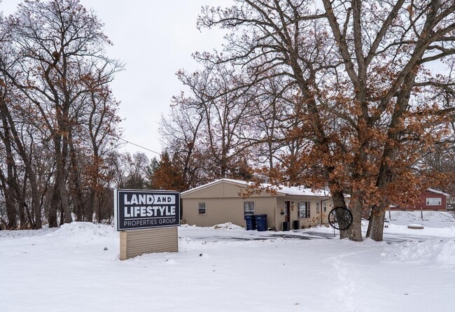 Primary Photo - 4256 Fox Hills Ct