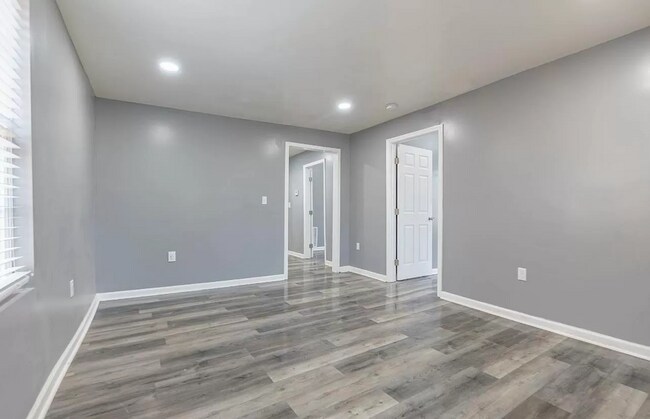 Building Photo - 2314 Brooklyn Ave