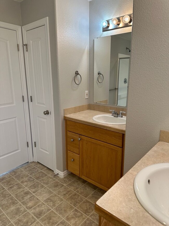 Building Photo - $1,995.00 / Ready Now this 4 bedroom home ...