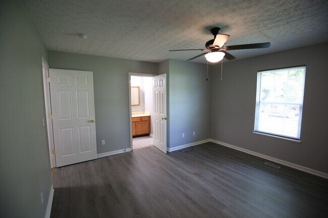 Master bedroom - 409 Filter Plant Rd