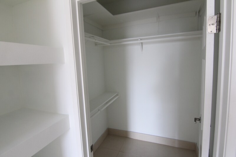 Building Photo - 884 Palm Ave