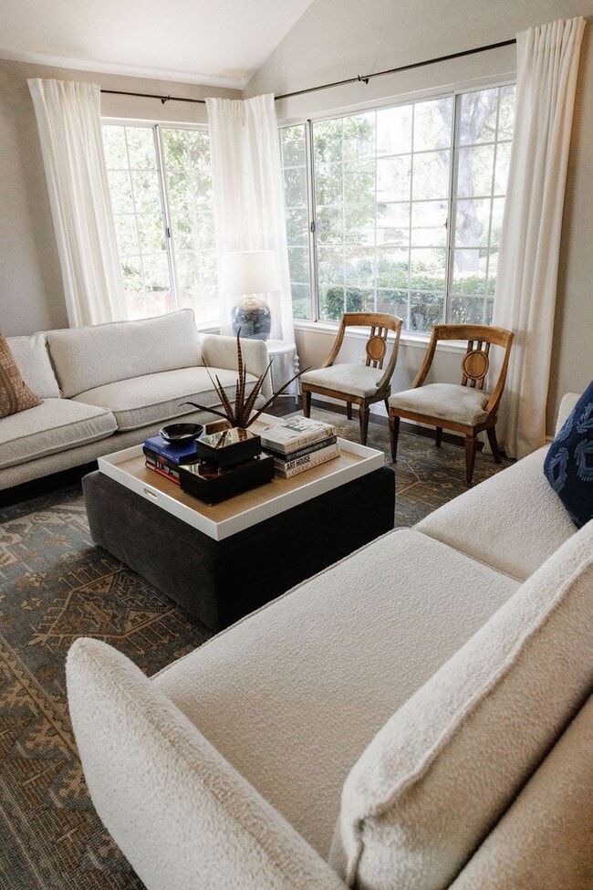 Building Photo - This Home Won't Last!!!!