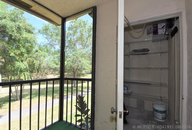 Building Photo - 5087 Oakhill Ln