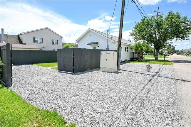 Building Photo - 401 Nursery Ave