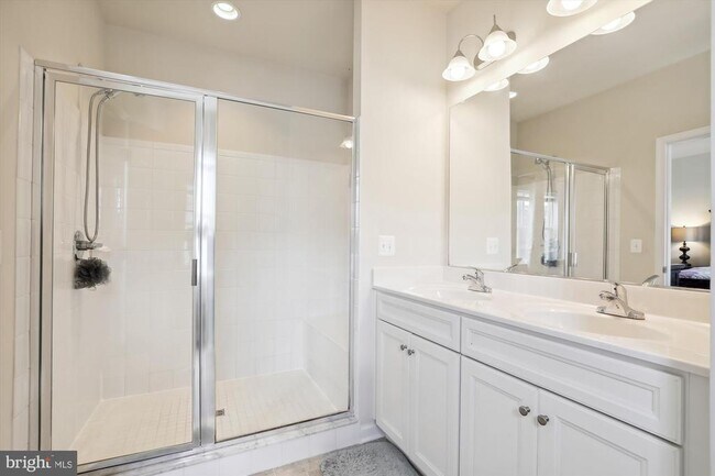 Building Photo - 14312 Potomac Heights Ln