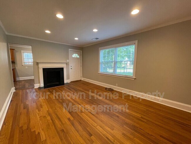 Building Photo - 452 Deckner Ave SW