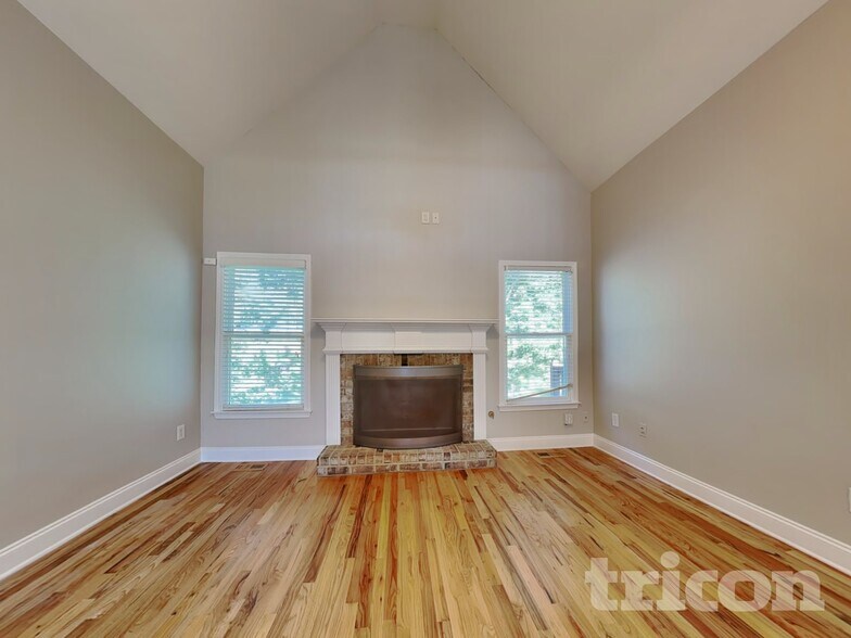 Building Photo - 2205 Washington Dr