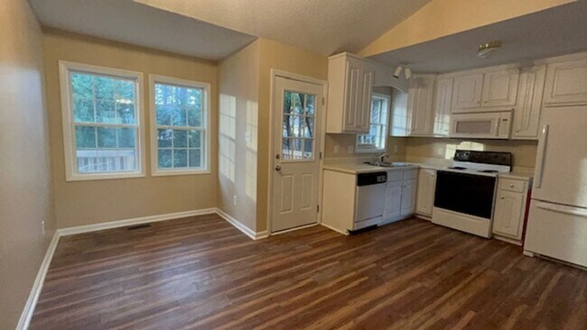 Building Photo - 212 Walnut Creek Dr