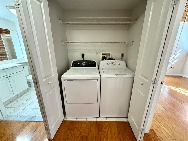 Building Photo - 4 Bishop St