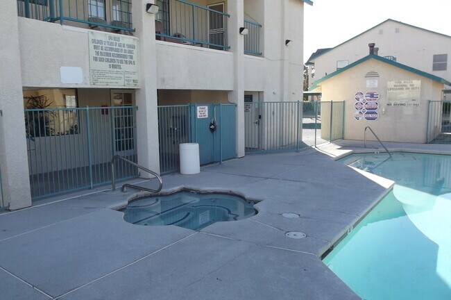 Building Photo - 5211 S Lindell Rd